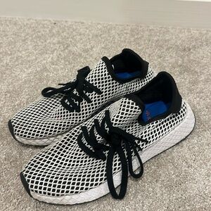 Adidas sneakers size 8.